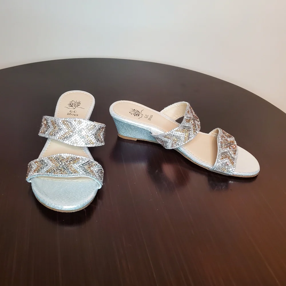 GC Shoes Metallic Caviar Stud Slide Sandals Silver Gold Size 6.5